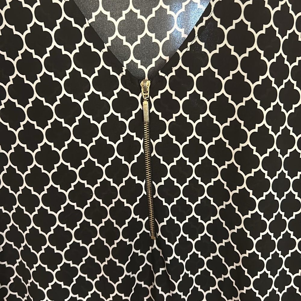 Patterned Blouse - Picture 3 of 5